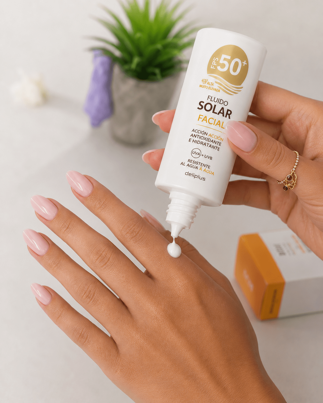 Deliplus - Fluide Solaire Visage SPF 50+ Antioxydant - Espanova Store